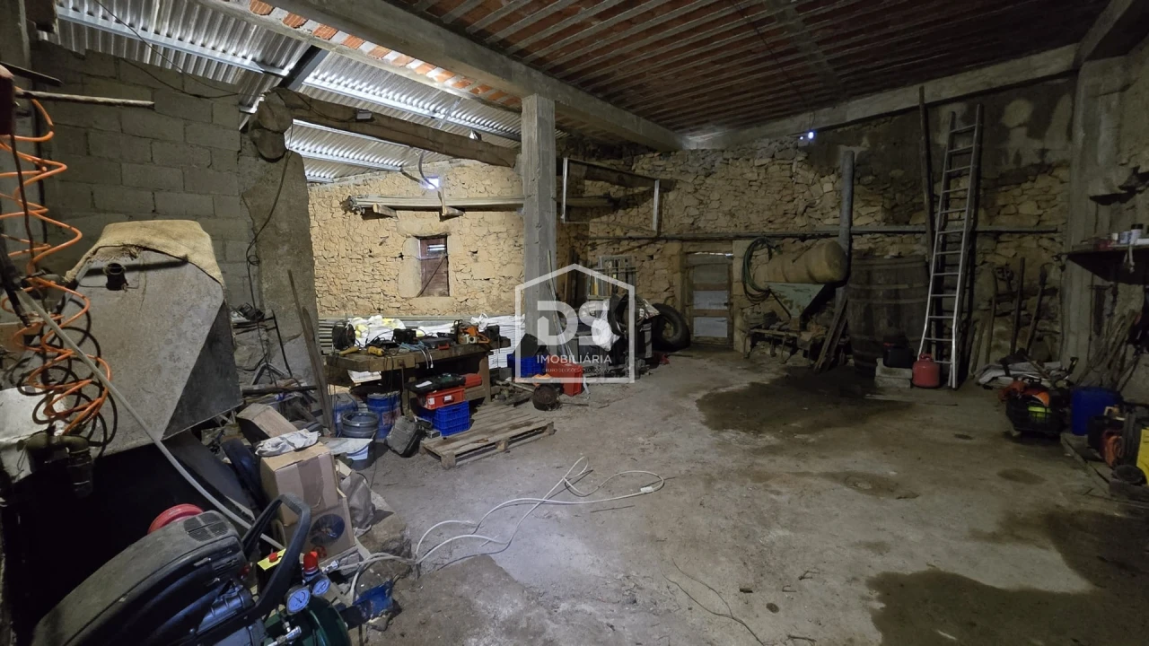 Moradia T4 para Venda em Moimentinha Foto 9