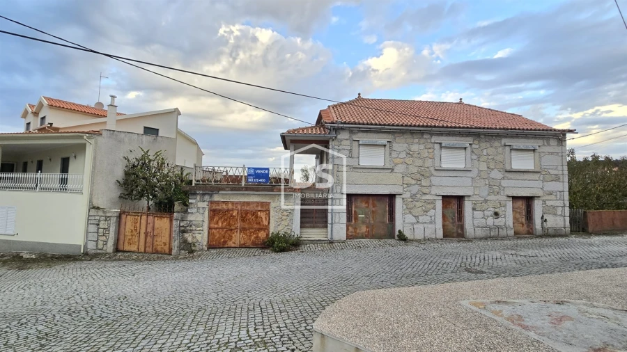 Moradia T4 para Venda em Moimentinha Foto 3