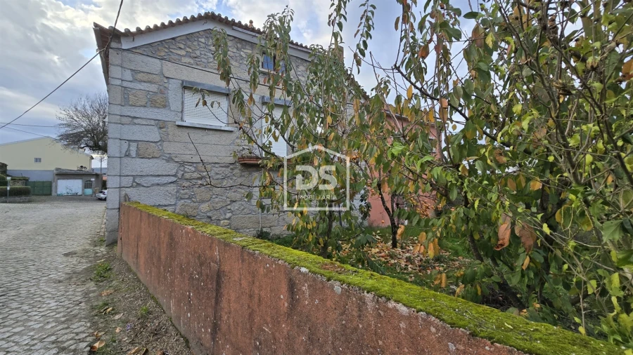 Moradia T4 para Venda em Moimentinha Foto 53