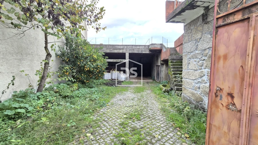 Moradia T4 para Venda em Moimentinha Foto 4