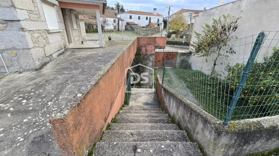 Moradia T4 para Venda em Moimentinha Foto 48