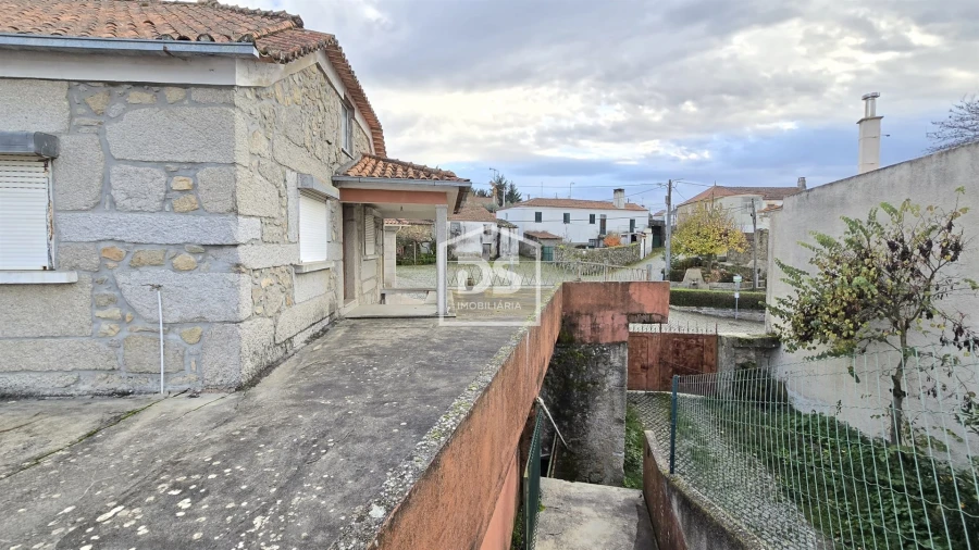 Moradia T4 para Venda em Moimentinha Foto 47