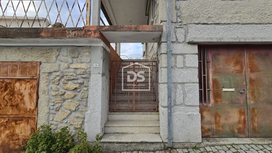 Moradia T4 para Venda em Moimentinha Foto 50