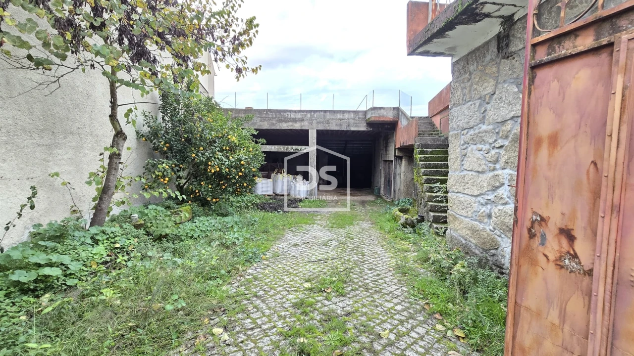 Moradia T4 para Venda em Moimentinha Foto 4