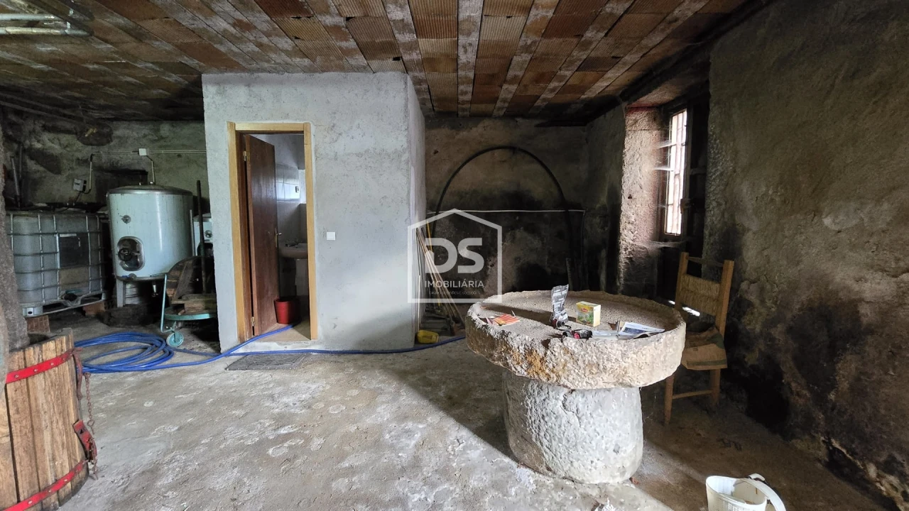 Moradia T4 para Venda em Moimentinha Foto 54