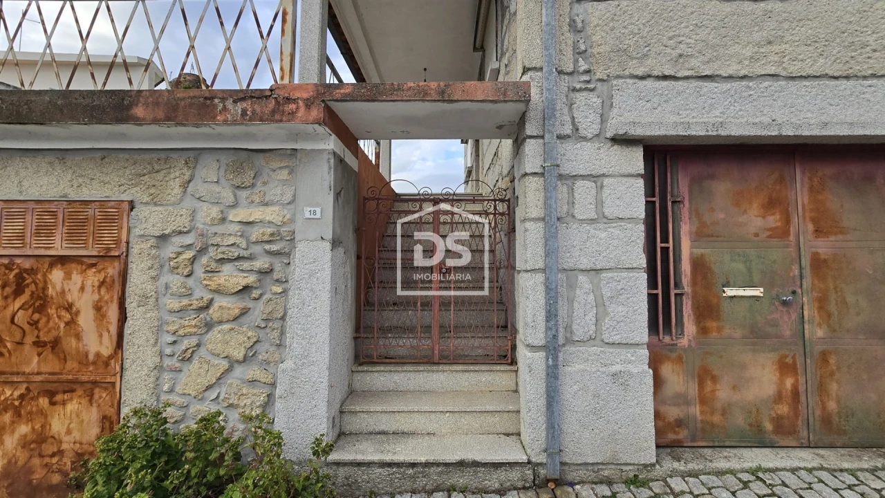 Moradia T4 para Venda em Moimentinha Foto 50