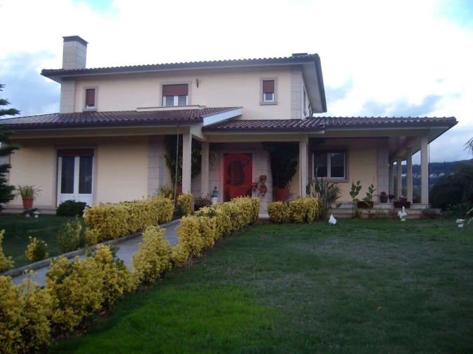 Moradia T5 para Venda em Barbeita