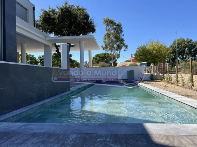 Moradia T6 para Venda em Santo Estêvão Foto 11