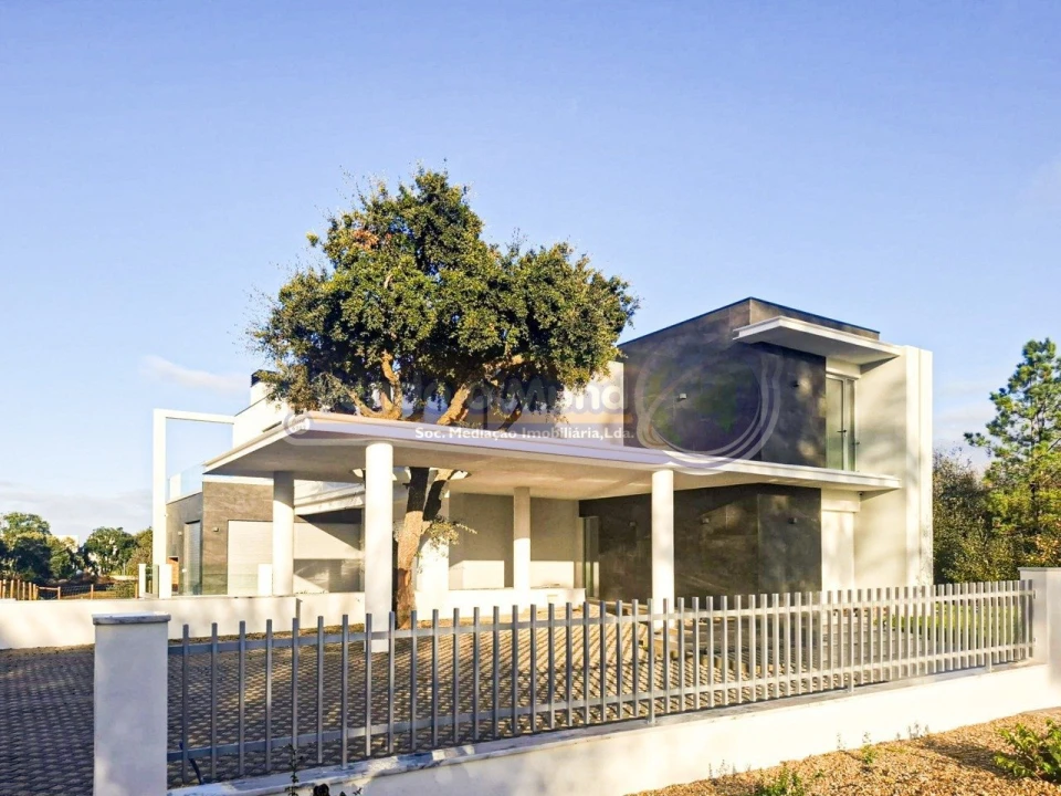 Moradia T6 para Venda em Santo Estêvão Foto 16