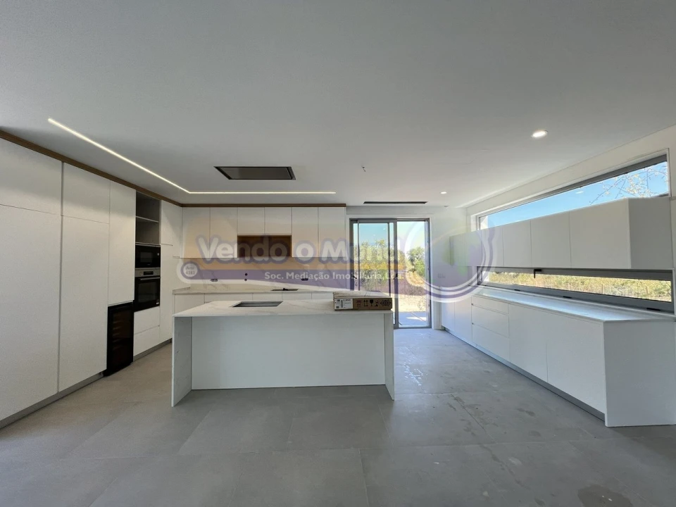 Moradia T6 para Venda em Santo Estêvão Foto 18