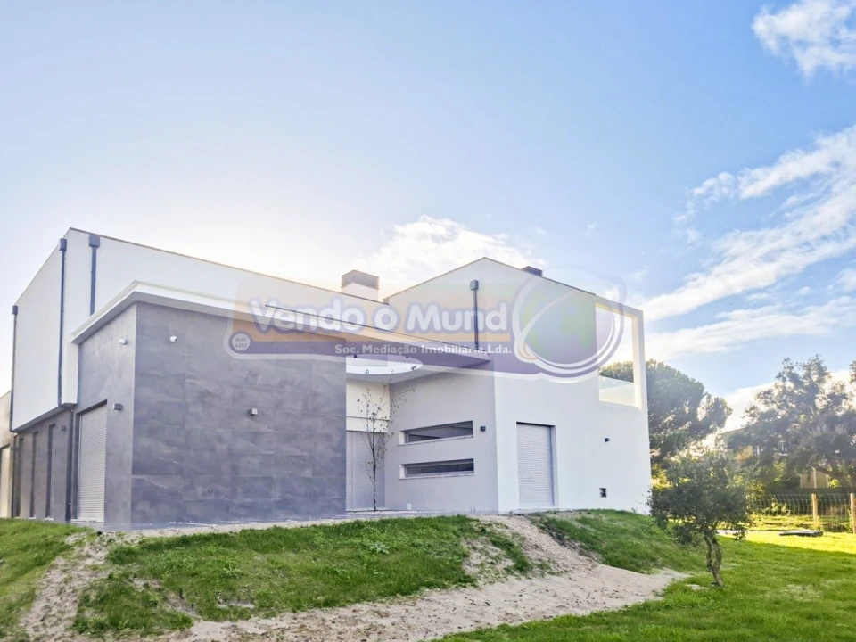 Moradia T6 para Venda em Santo Estêvão Foto 17