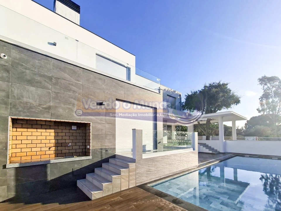 Moradia T6 para Venda em Santo Estêvão Foto 8