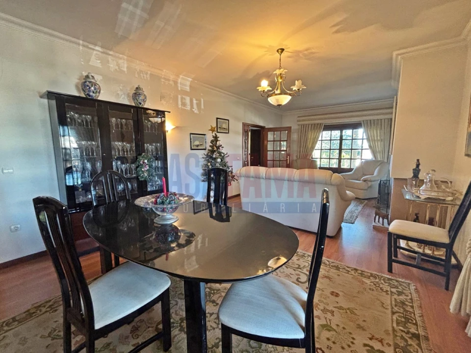 Moradia T4 para Venda em Bougado (São Martinho e Santiago) Foto 6