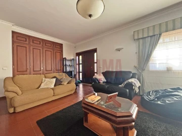 Moradia T4 para Venda em Bougado (São Martinho e Santiago)