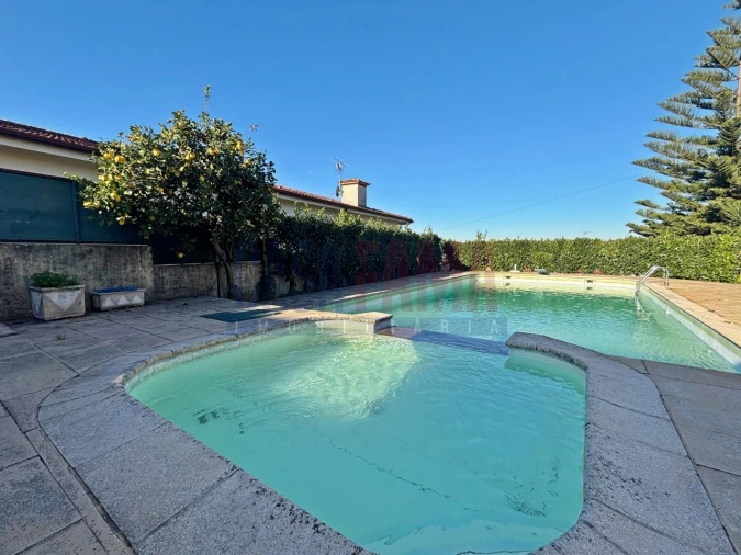 Moradia T4 para Venda em Bougado (São Martinho e Santiago) Foto 2