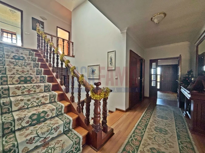 Moradia T4 para Venda em Bougado (São Martinho e Santiago) Foto 12