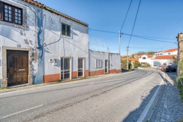 Moradia T1 para Venda em Almoster