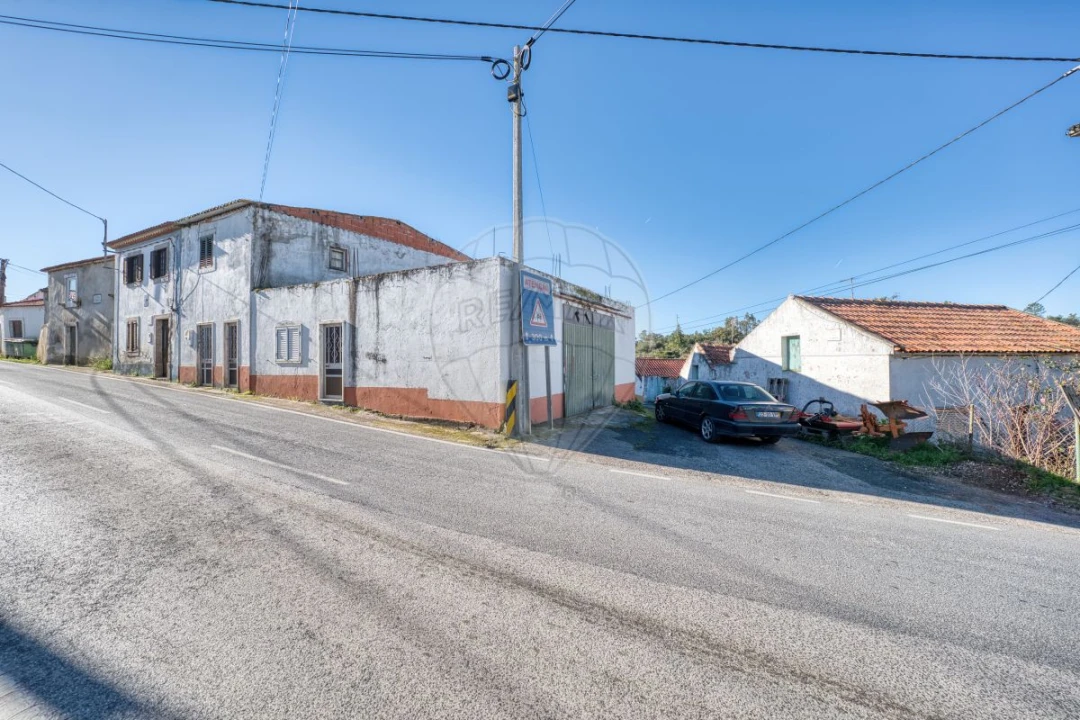 Moradia T1 para Venda em Almoster Foto 3