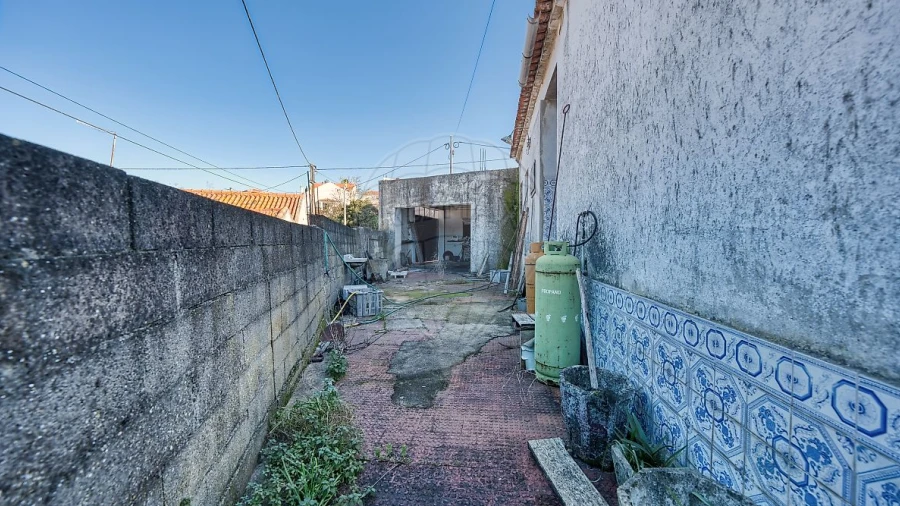 Moradia T1 para Venda em Almoster