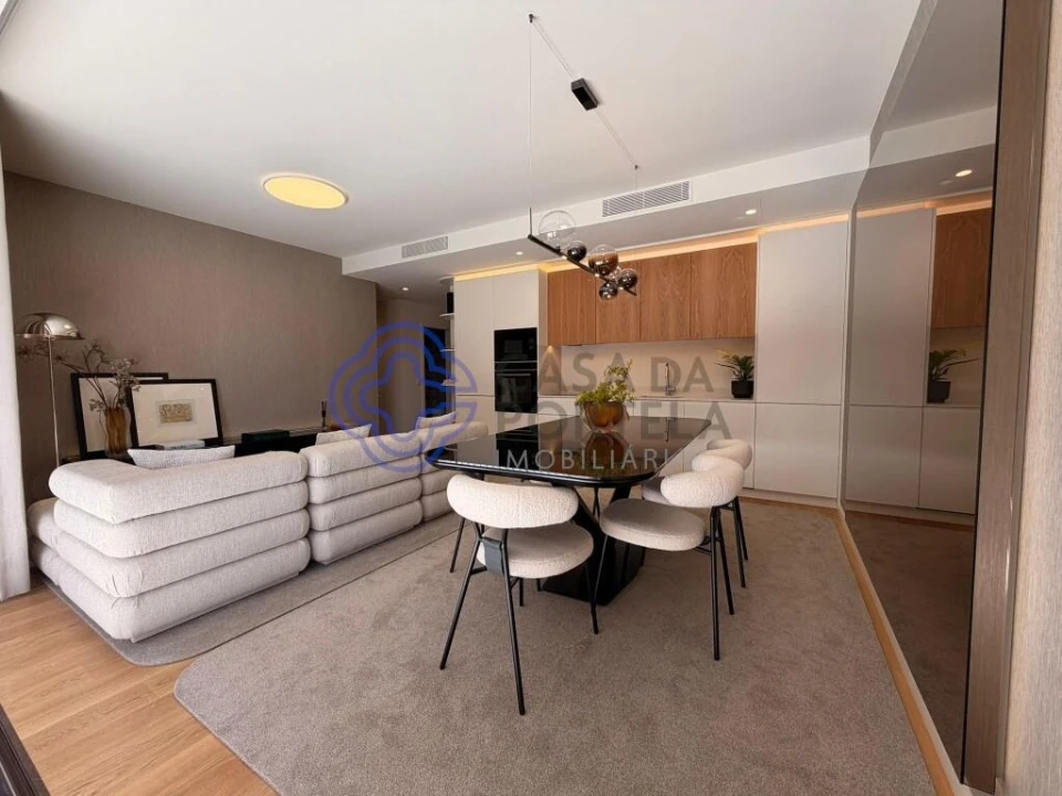 Apartamento T3 para Venda em Santa Marinha e São Pedro da Afurada Foto 1
