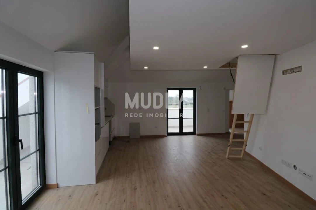 Apartamento para Venda em Ovar, São João, Arada e São Vicente de Pereira Jusã Foto 2