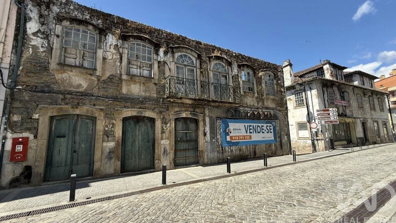 Prédio para Venda em Peso da Régua e Godim Foto 2
