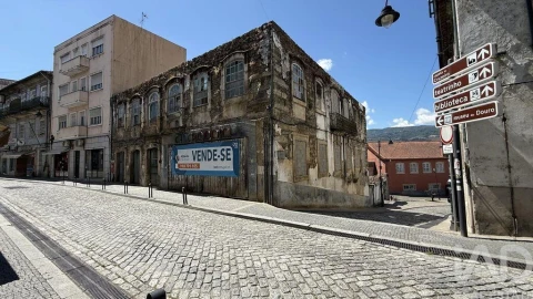 Prédio para Venda em Peso da Régua e Godim
