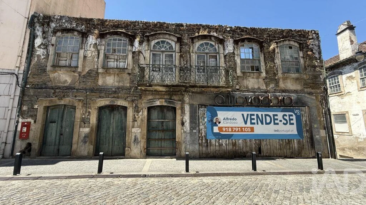 Prédio para Venda em Peso da Régua e Godim Foto 1
