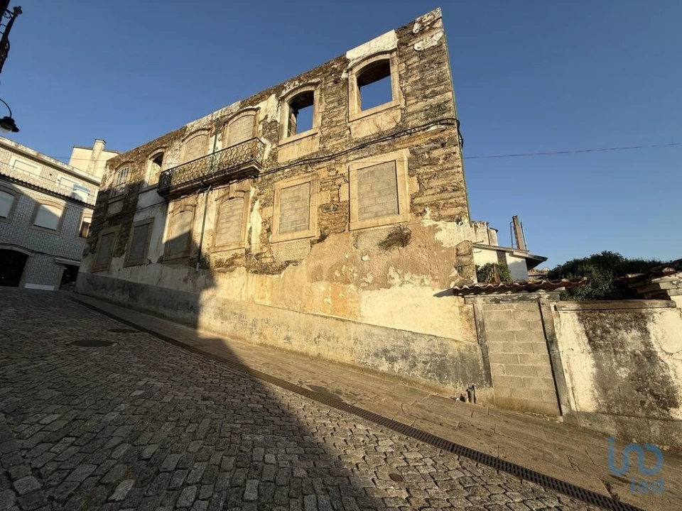 Prédio para Venda em Peso da Régua e Godim Foto 1