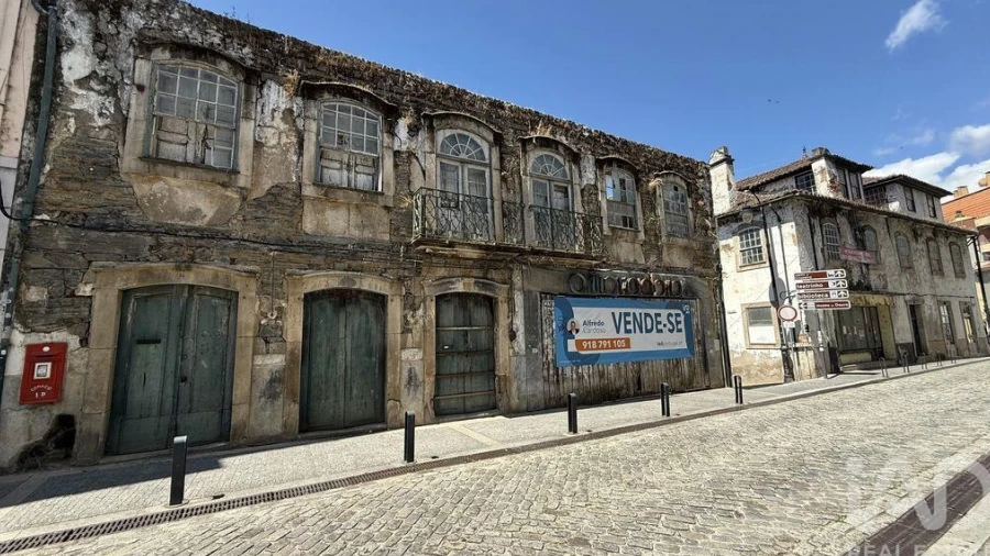 Prédio para Venda em Peso da Régua e Godim