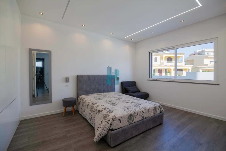 Moradia T4 para Venda em Portimão Foto 16