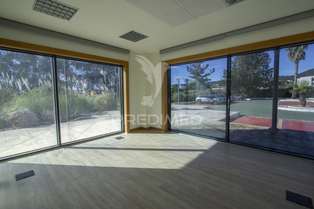 Escritório para Arrendamento em São João das Lampas e Terrugem Foto 13