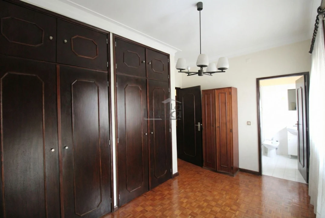 Moradia T4 para Venda em Cedofeita, Santo Ildefonso, Sé, Miragaia, São Nicolau e Vitória Foto 6