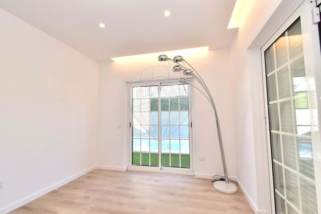 Moradia T4 para Venda em Cascais e Estoril Foto 16