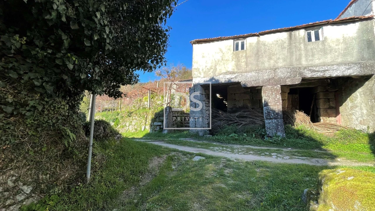 Moradia T2 para Venda em Campelo e Ovil Foto 2