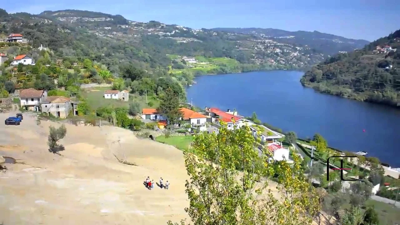 Terreno para Venda em Sobretamega Foto 11