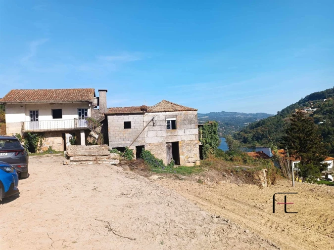 Terreno para Venda em Sobretamega Foto 2