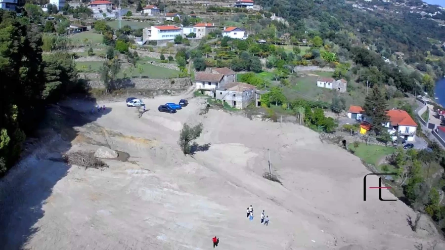 Terreno para Venda em Sobretamega Foto 12
