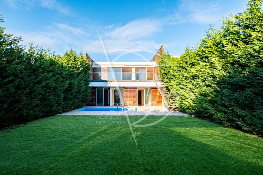 Moradia T4 para Venda em Água Longa Foto 2