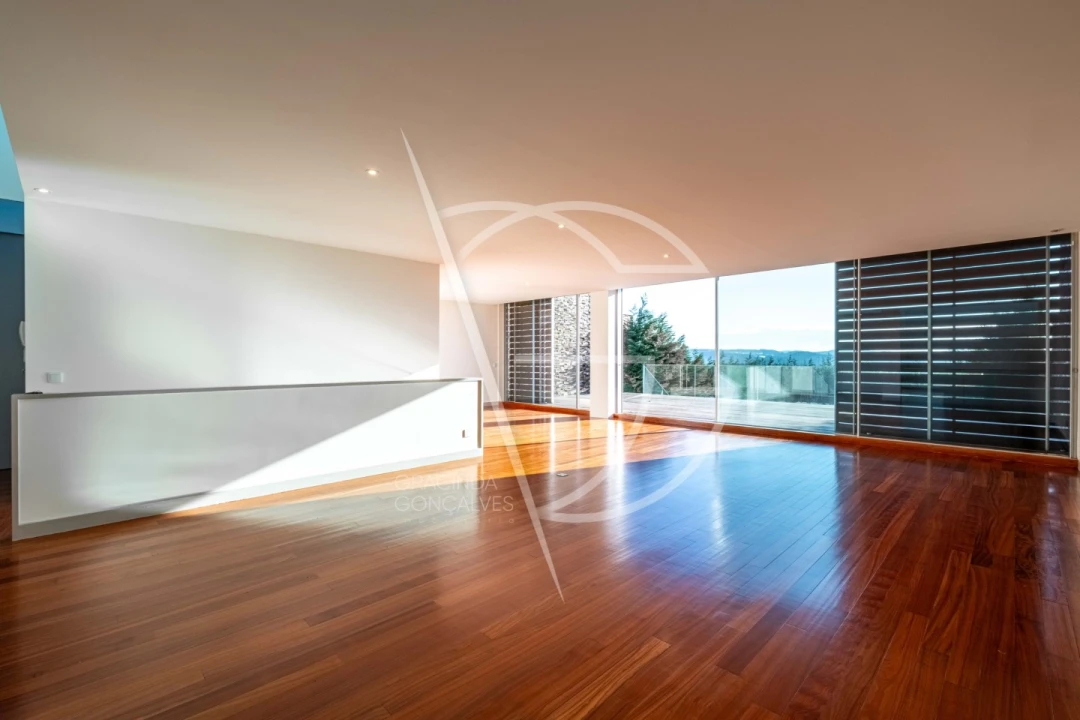 Moradia T4 para Venda em Água Longa Foto 5