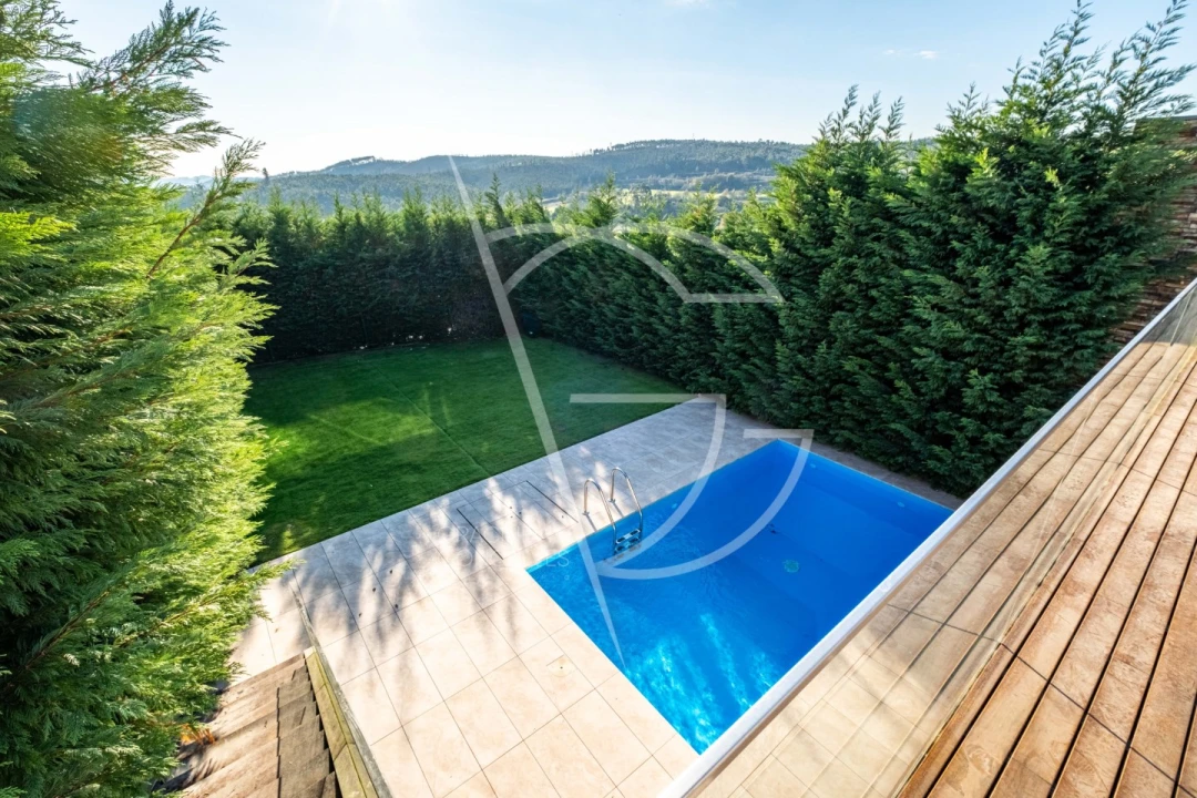 Moradia T4 para Venda em Água Longa Foto 6