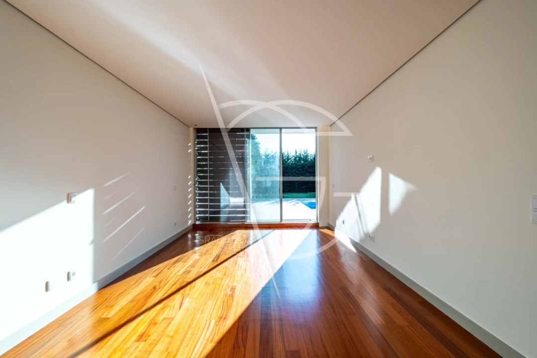 Moradia T4 para Venda em Água Longa Foto 23