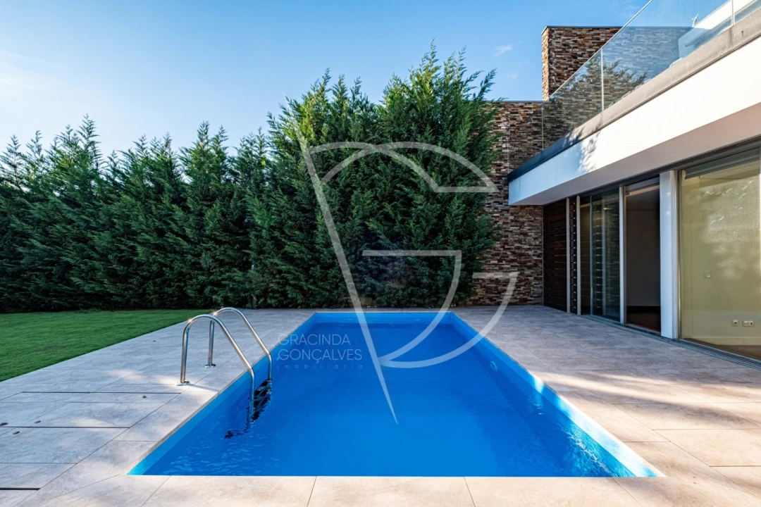 Moradia T4 para Venda em Água Longa Foto 24