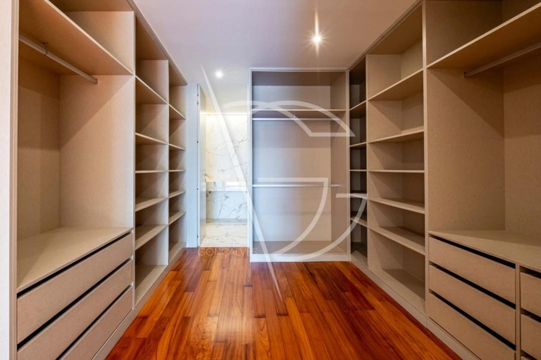 Moradia T4 para Venda em Água Longa Foto 26