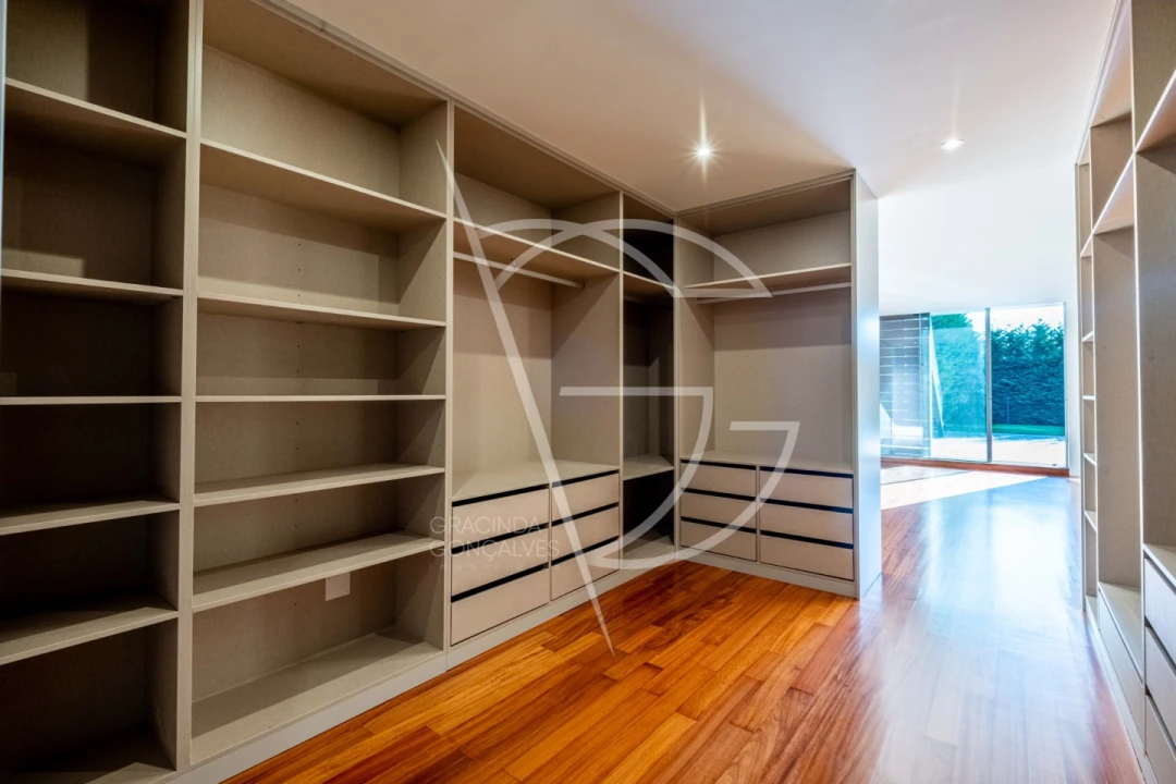 Moradia T4 para Venda em Água Longa Foto 27