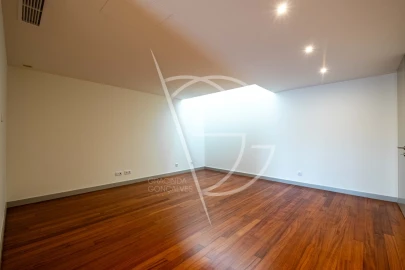 Moradia T4 para Venda em Água Longa