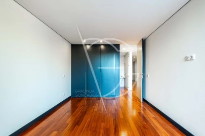 Moradia T4 para Venda em Água Longa