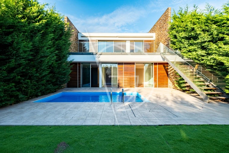 Moradia T4 para Venda em Água Longa Foto 3