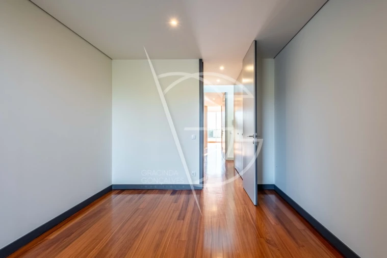 Moradia T4 para Venda em Água Longa Foto 14