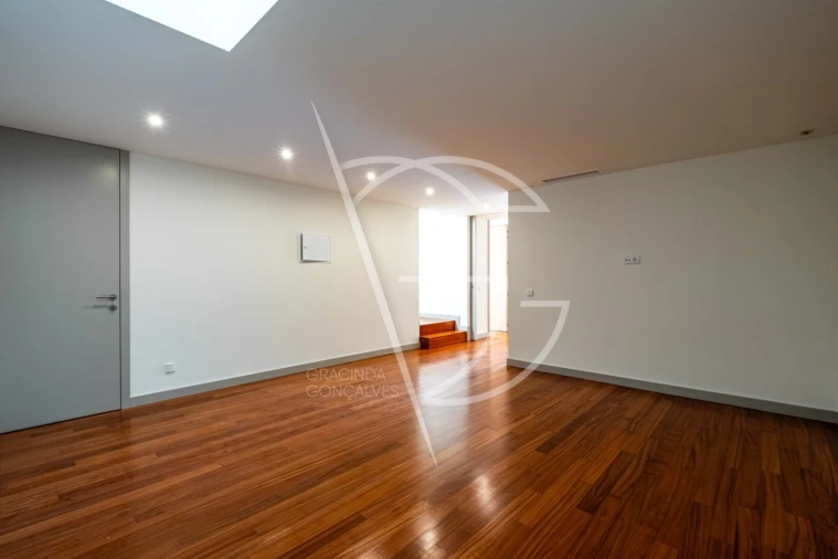 Moradia T4 para Venda em Água Longa Foto 17